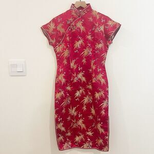 Vintage Qipao Dress Women Small Medium (38) Hong Kong Red Long Fitted cheongsam